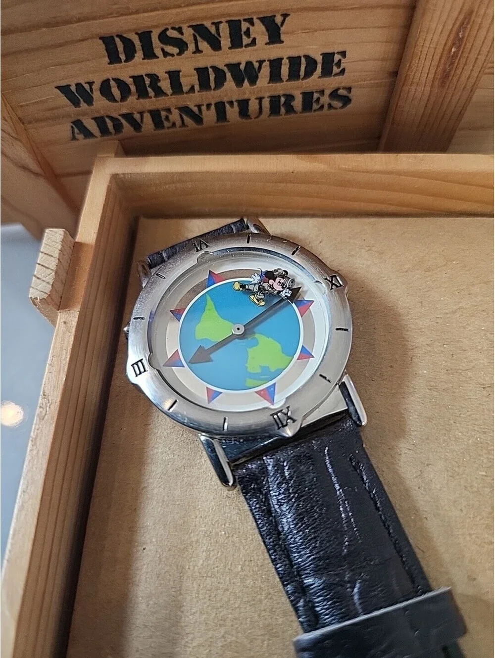 VTG 90s Mickey Mouse Disney Worldwide Adventures Promo Watch New Battery Working